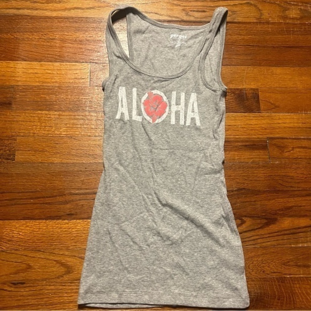 Old navy women’s aloha tank